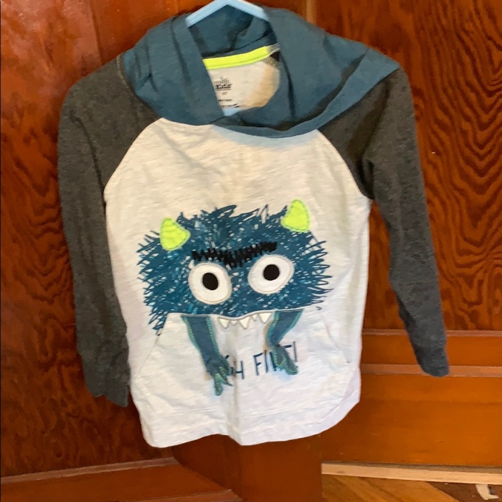 Hooded long sleeve shirt, like new.
